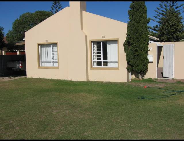 3 bed property to rent in TABLE VIEW